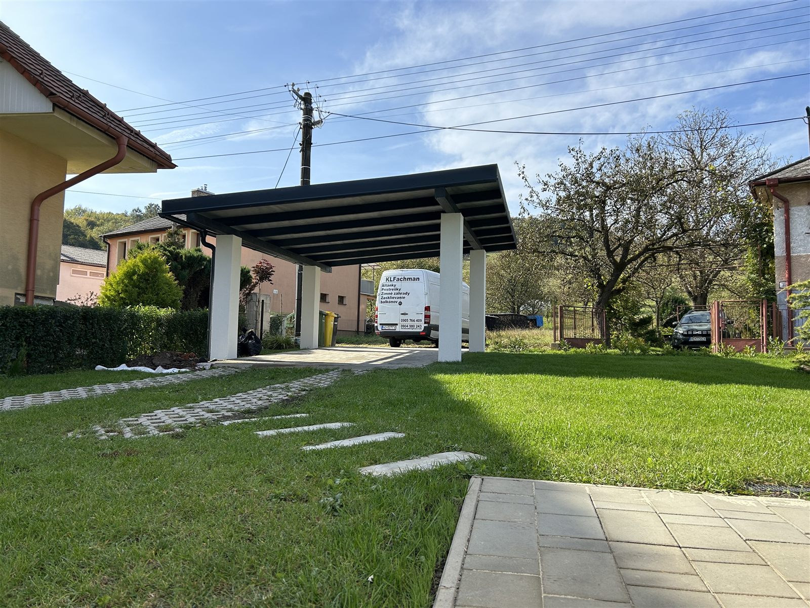 Prístrešok na betónových pilieroch - foto 3